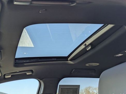 Used 2023 Buick Enclave Avenir w/ Avenir Technology Package image 14