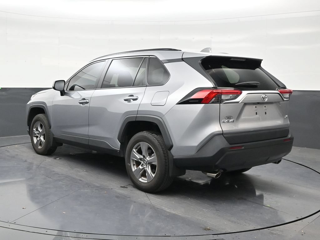 Used 2025 Toyota RAV4 XLE w/ Convenience Package FWD image 3