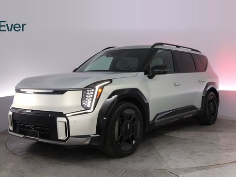 Used 2024 Kia EV9 GT-Line AWD/4WD image 2