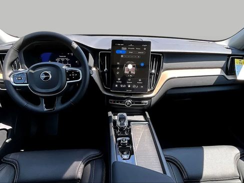 New 2026 Volvo XC60 B5 Ultra w/ Protection Package Premier AWD/4WD image 7
