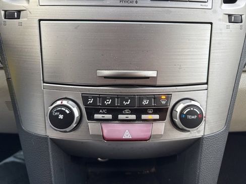 Used 2010 Subaru Outback 2.5i Premium image 18