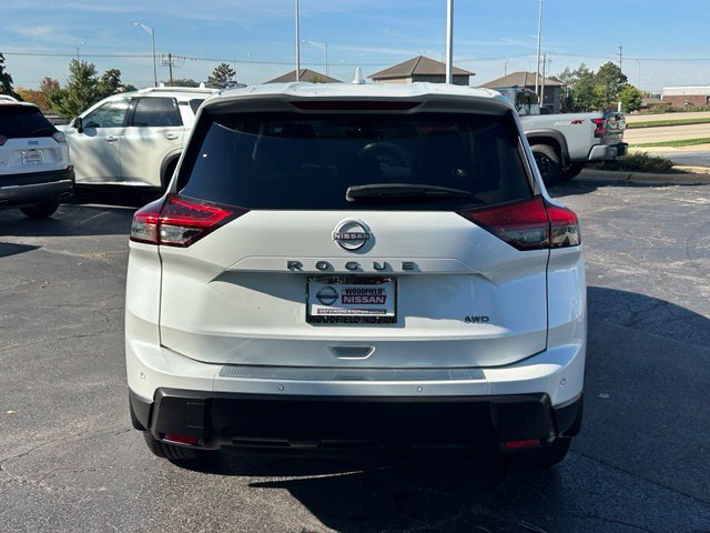 Certified 2025 Nissan Rogue SV AWD/4WD image 4