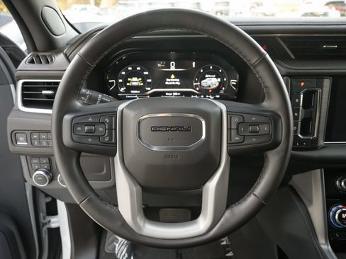 Used 2023 GMC Yukon Denali AWD/4WD image 8