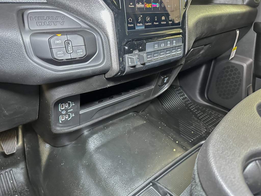 New 2026 RAM 3500 Tradesman AWD/4WD image 30