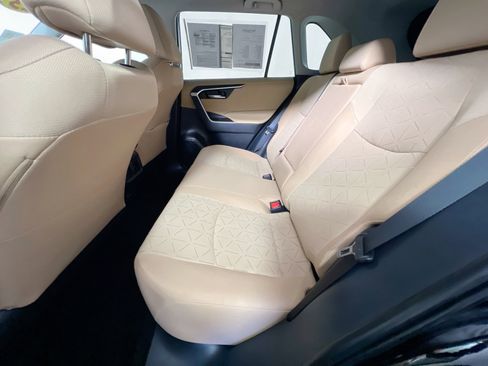 Used 2025 Toyota RAV4 XLE w/ Convenience Package FWD image 28
