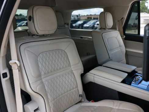 Used 2018 Lincoln Navigator Black Label w/ Cargo Package AWD/4WD image 26