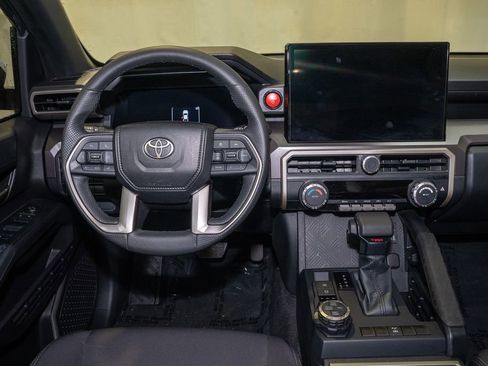 Used 2025 Toyota Tacoma TRD Off-Road image 6