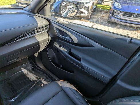 Used 2025 Buick Envista Avenir FWD image 19