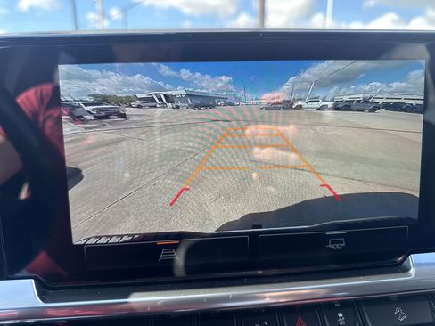 Used 2023 GMC Sierra 1500 SLT w/ SLT Premium Package image 18