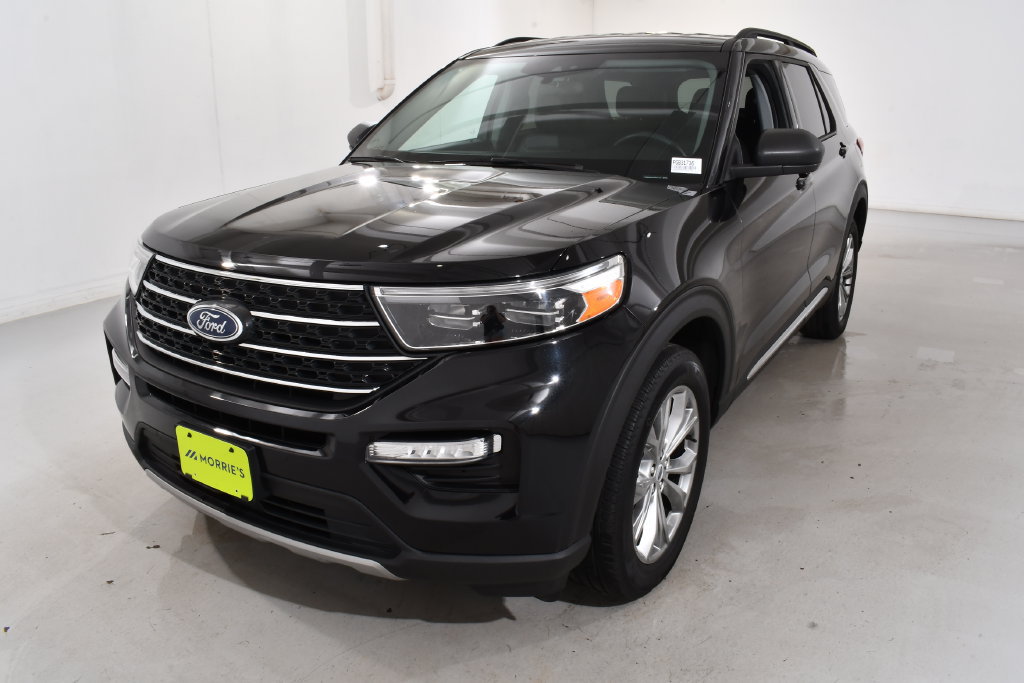 Used 2023 Ford Explorer XLT w/ Equipment Group 202A AWD/4WD image 2