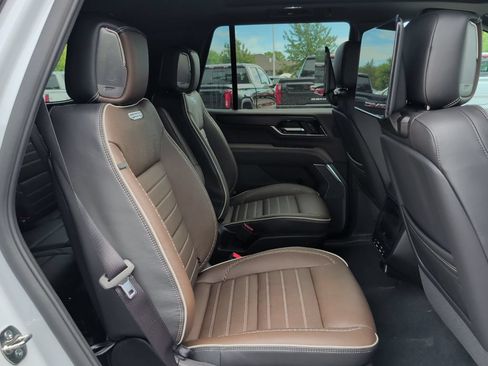 New 2026 GMC Yukon Denali Ultimate AWD/4WD image 39
