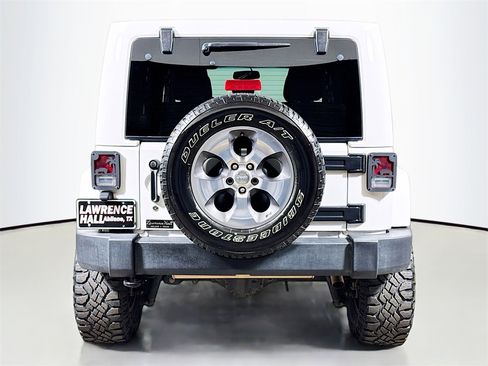 Used 2018 Jeep Wrangler Unlimited Sahara w/ Connectivity Group image 5