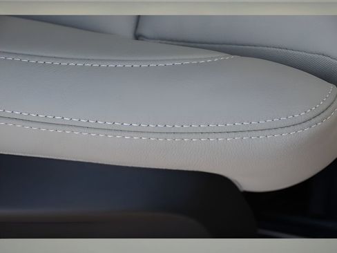 New 2026 Volvo XC40 B5 Ultra w/ Protection Package Premier image 21