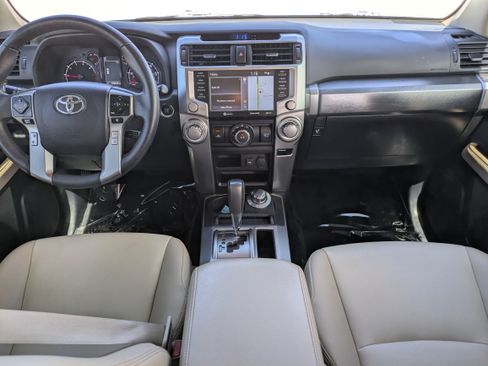 Used 2022 Toyota 4Runner SR5 Premium w/ Moonroof Package AWD/4WD image 15