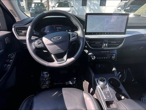 Used 2024 Ford Escape Platinum image 8