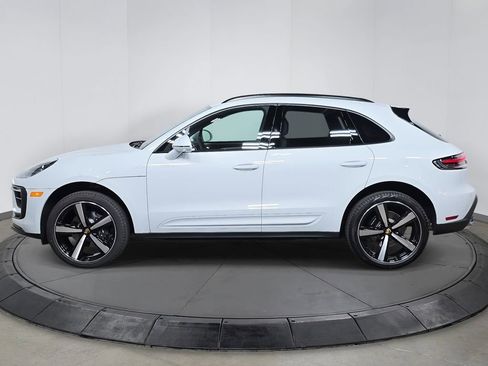 New 2026 Porsche Macan image 2