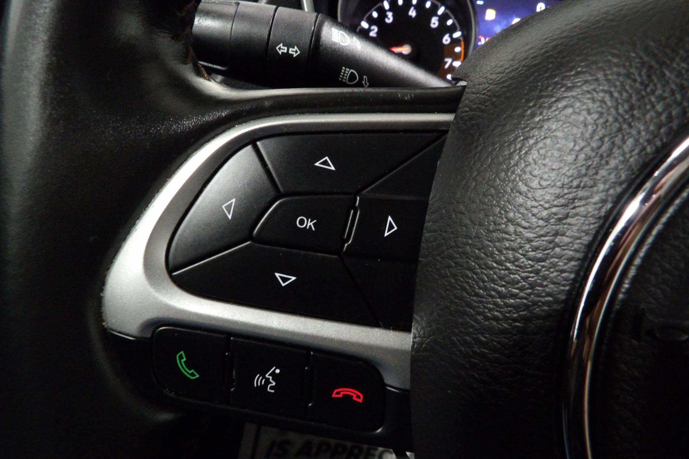 Used 2018 Jeep Compass Limited w/ Navigation Group FWD image 20