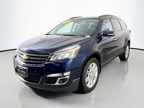 Used 2015 Chevrolet Traverse LT w/ Style and Technology Package FWD image 3