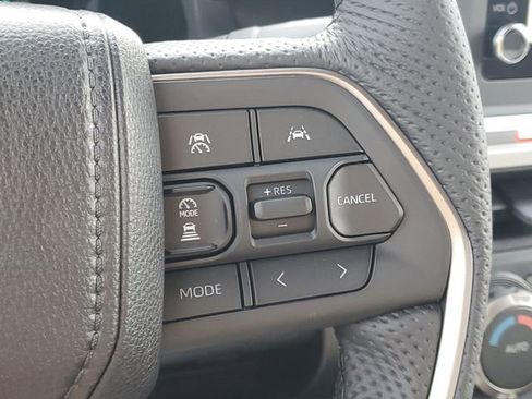 Used 2025 Toyota Tacoma TRD Off-Road image 16