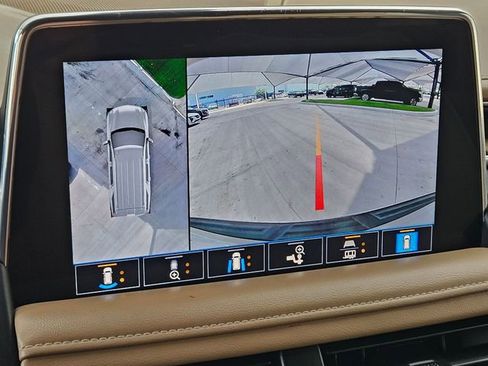 Used 2021 Chevrolet Tahoe Premier w/ Premium Package RWD image 18