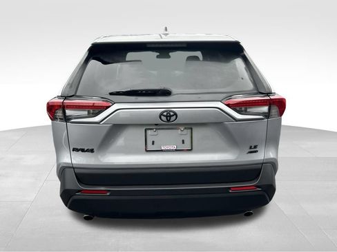 Certified 2025 Toyota RAV4 LE AWD/4WD image 4