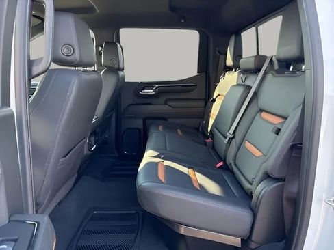 Used 2024 GMC Sierra 1500 AT4 w/ AT4 Preferred Package image 21