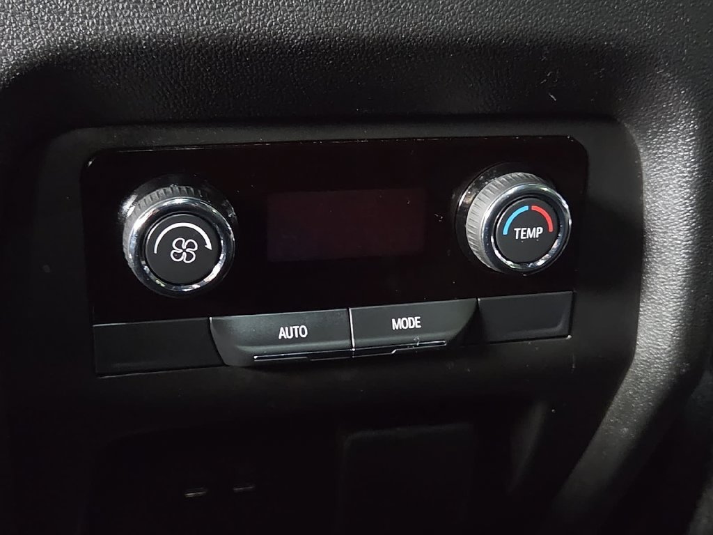 Used 2025 Chevrolet Traverse LT w/ Enhanced Driving Package FWD image 15