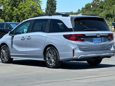 New 2026 Honda Odyssey Touring image 6