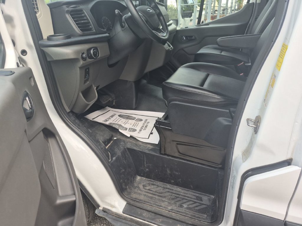 Used 2023 Ford E-Transit Medium Roof RWD image 24