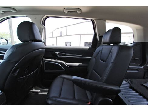 Certified 2023 Kia Telluride S w/ S Sunroof Package AWD/4WD image 12