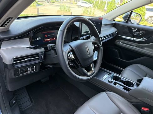 New 2026 Lincoln Corsair Premiere FWD image 13