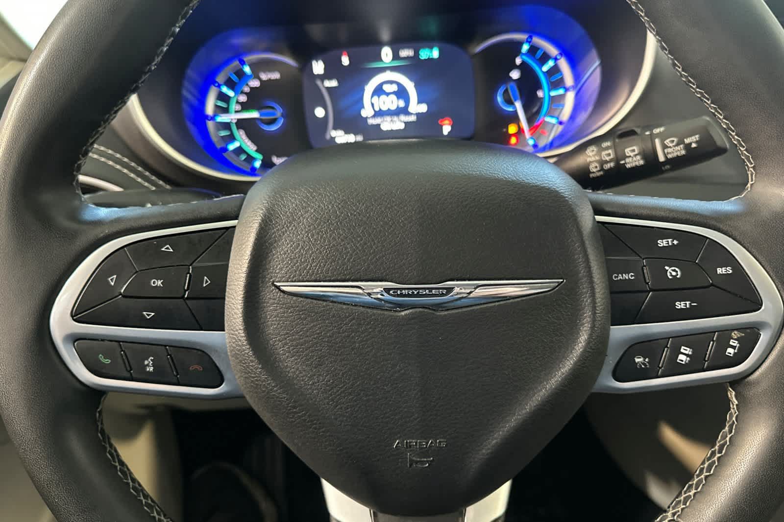 Used 2024 Chrysler Pacifica Limited FWD image 40