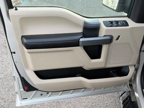 Used 2018 Ford F150 XLT w/ Equipment Group 302A Luxury image 19