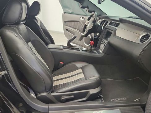 Used 2010 Ford Mustang Shelby GT500 RWD image 32