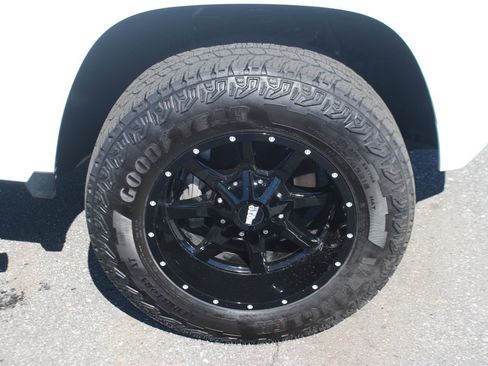 Used 2023 Chevrolet Colorado Z71 w/ Z71 Convenience Package 2 image 35