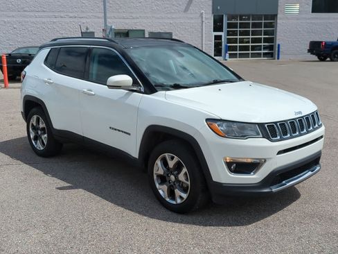 Used 2019 Jeep Compass Limited AWD/4WD image 2