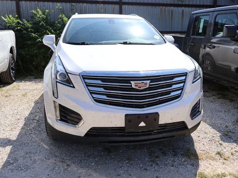 Used 2017 Cadillac XT5 FWD image 11