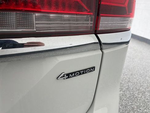 New 2025 Volkswagen Atlas SE image 5