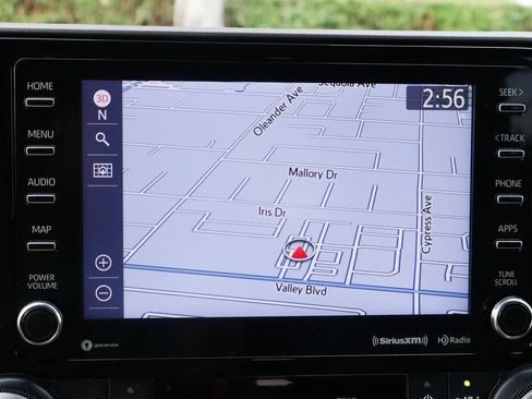 Used 2021 Toyota Highlander XLE image 31