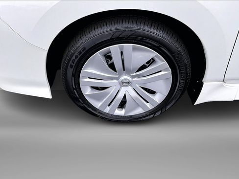 Used 2024 Nissan Leaf S image 2