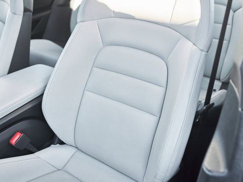 Used 2023 Porsche Taycan 4S w/ Premium Package image 44