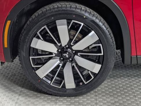 Used 2025 Mitsubishi Outlander SE FWD image 35