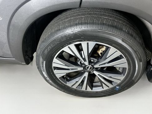 Used 2023 Nissan Rogue SV w/ SV Premium Package image 11