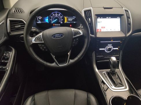 Used 2018 Ford Edge Titanium w/ Equipment Group 301A FWD image 22