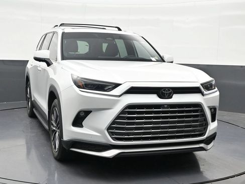 Used 2024 Toyota Grand Highlander AWD Hybrid image 8