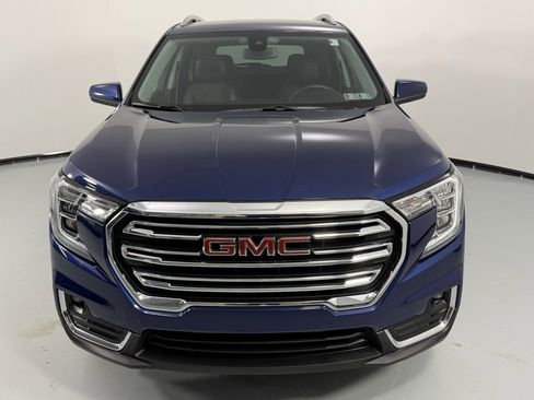 Used 2022 GMC Terrain SLT w/ LPO, Floor Liner Package image 2