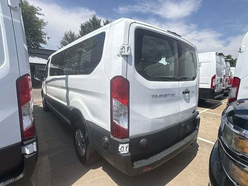 Used 2024 Ford Transit 350 XLT RWD image 4