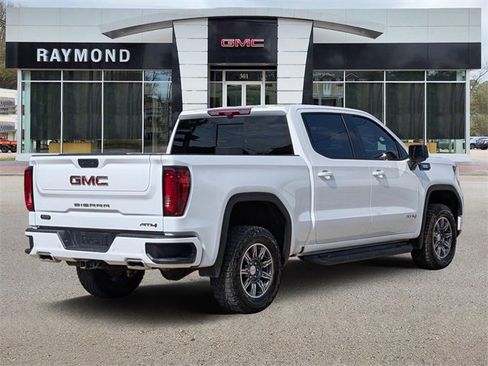 Used 2024 GMC Sierra 1500 AT4 w/ Technology Package image 4