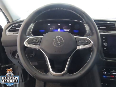 Used 2022 Volkswagen Tiguan SE FWD image 17