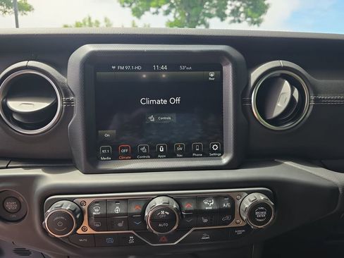 Used 2023 Jeep Wrangler Unlimited Sahara w/ Cold Weather Group AWD/4WD image 9